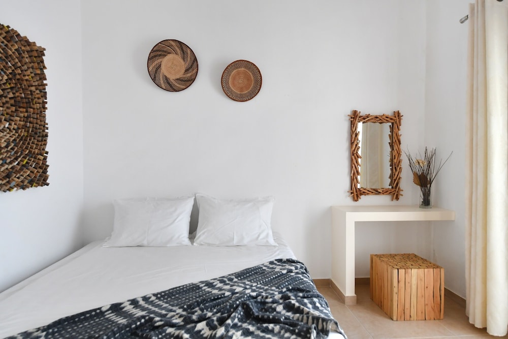 Comfort Apartment, 1 Queen Bed, Annex Building photo 3