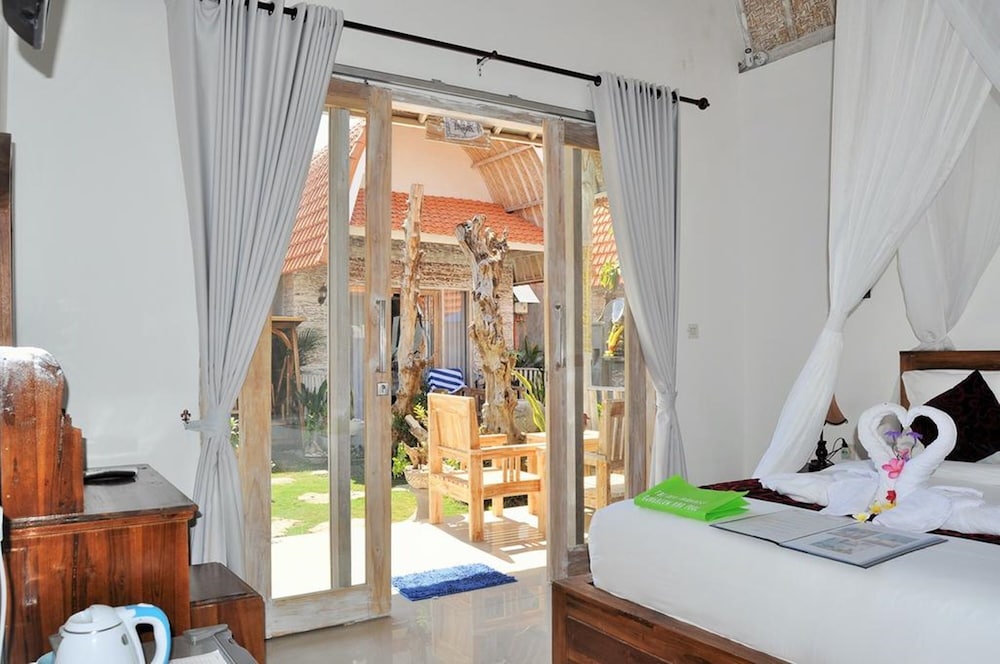 Deluxe Double Room, Pool View photo 2