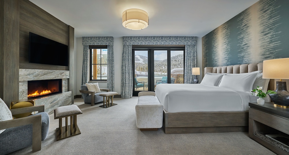 Room (Vista Residence)