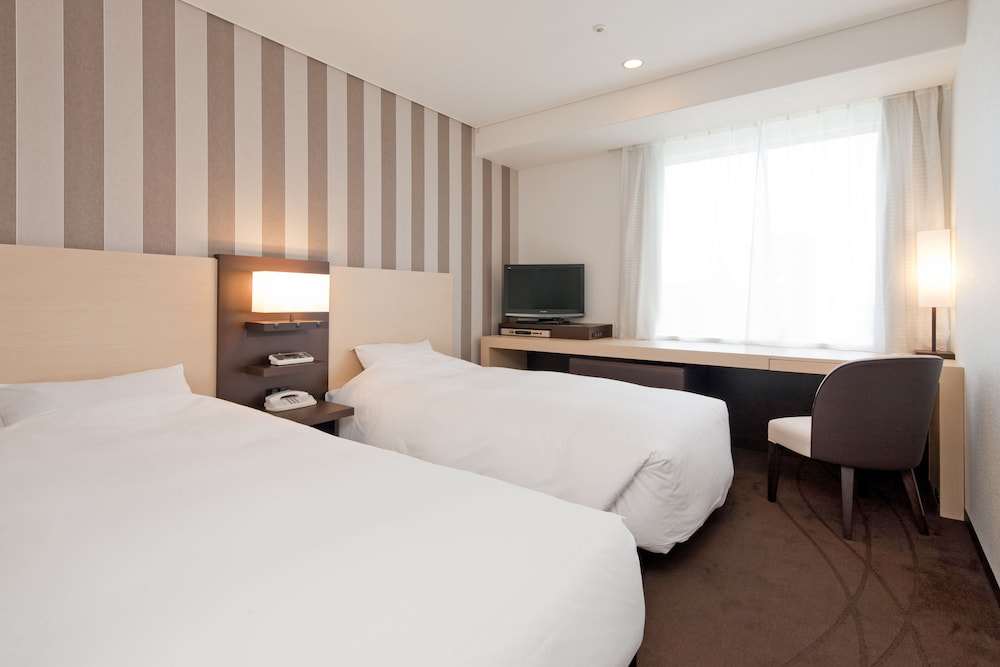 Compact Twin Room - Non-Smoking (20 square meters)