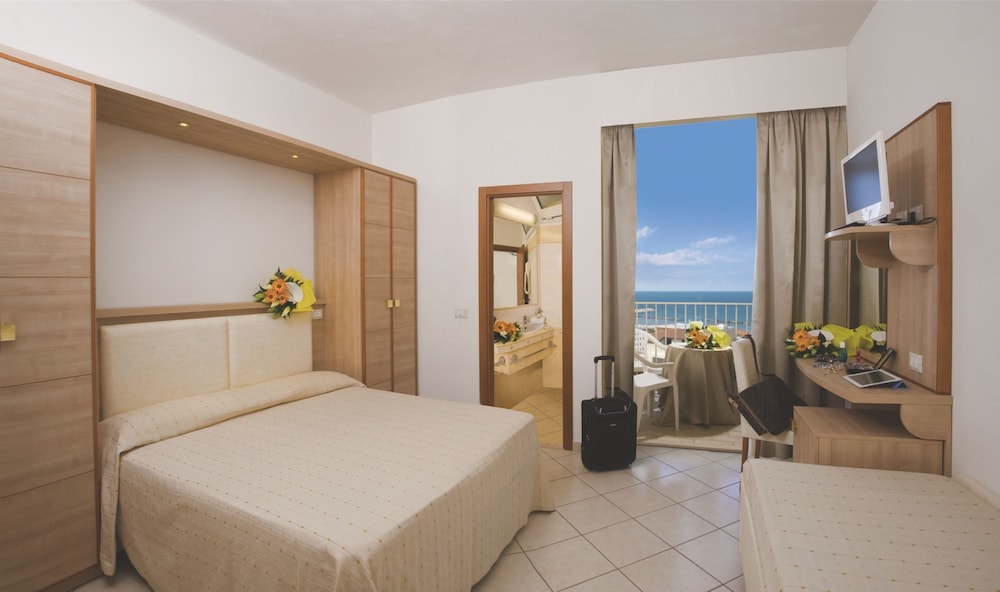 Standard Double Room, Balcony, Garden View photo 1