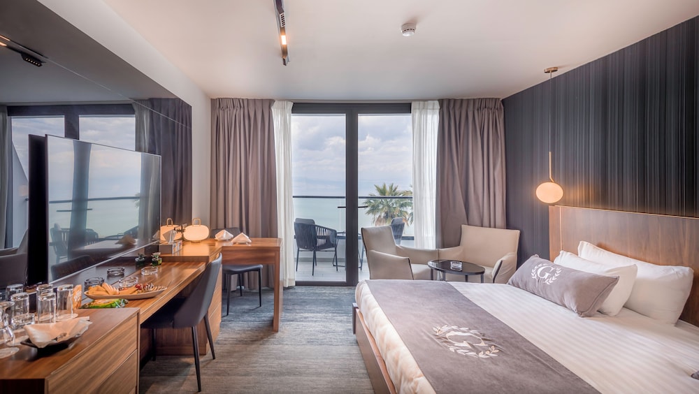 Deluxe Double Room, Balcony, Lake View