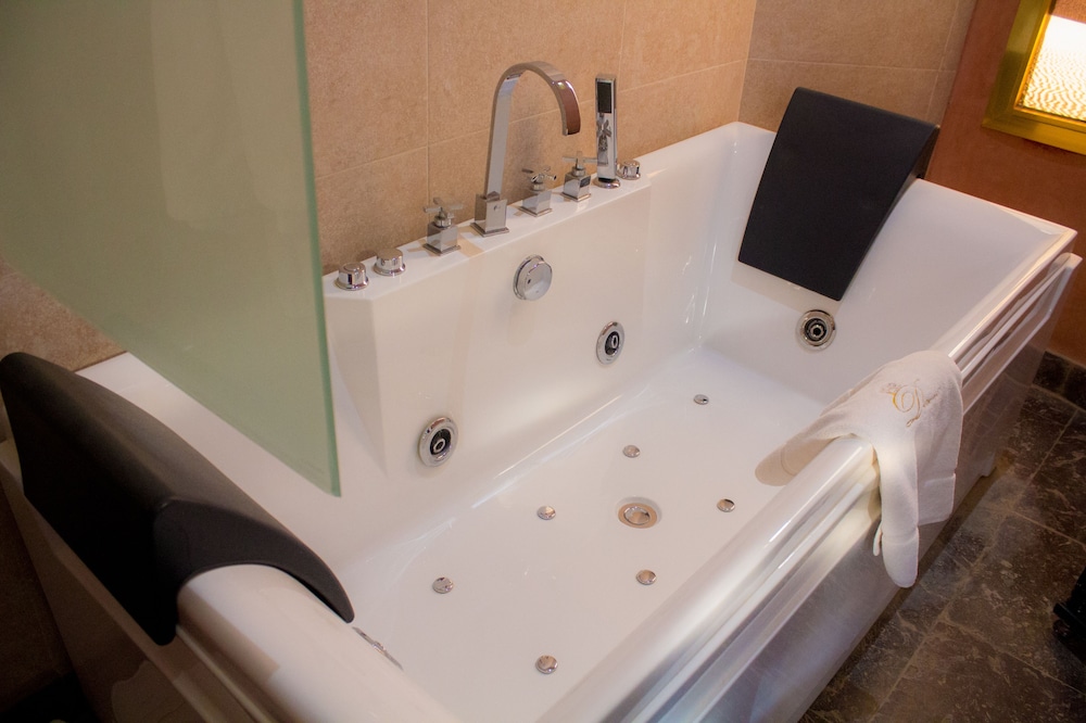 Luxury Suite, Pool View photo 2