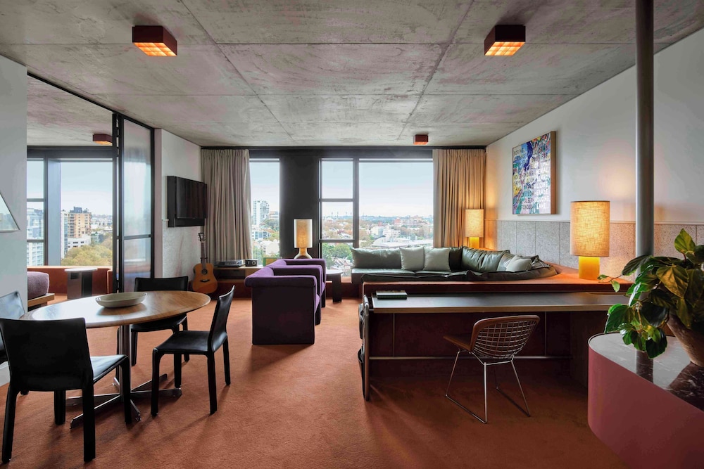 Suite (Ace)