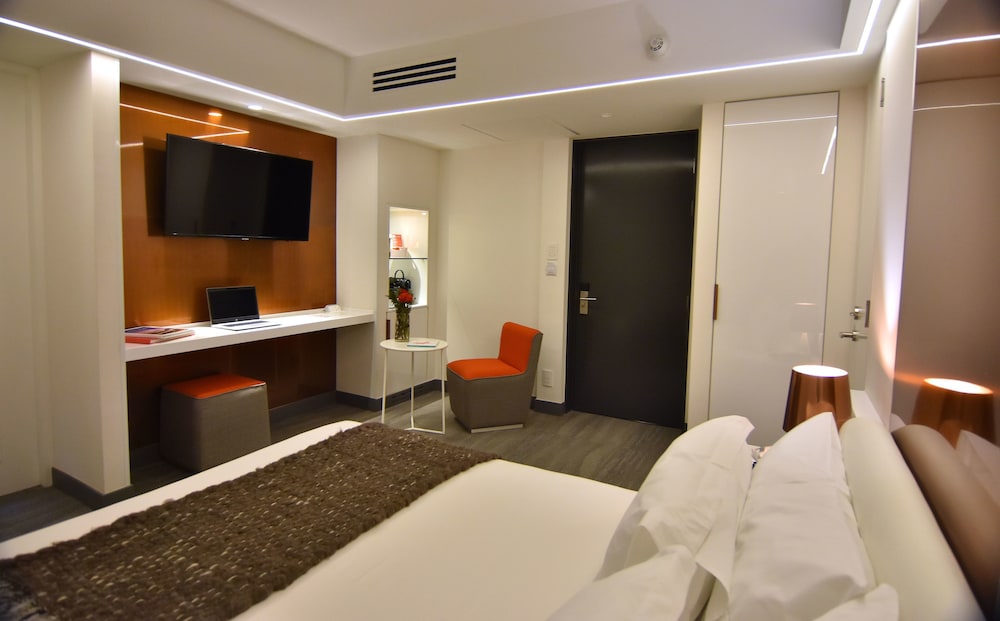 Superior Single Room, 1 King Bed - Photo 8
