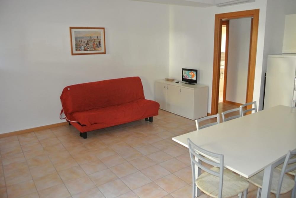 Apartment, Smoking
