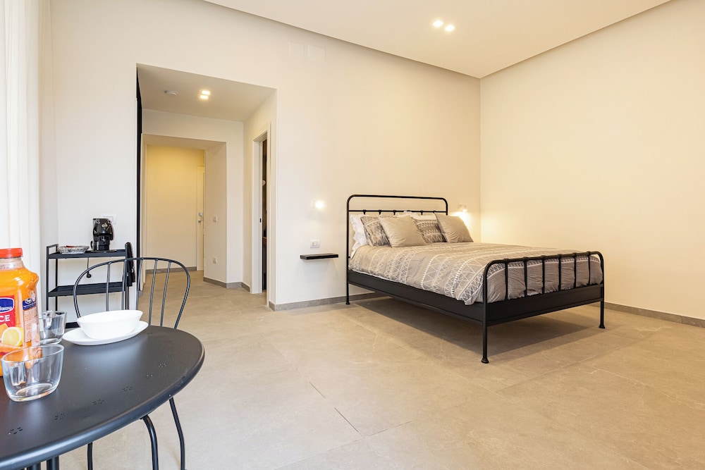 Comfort Double Room, 1 King Bed, Kitchen, City View