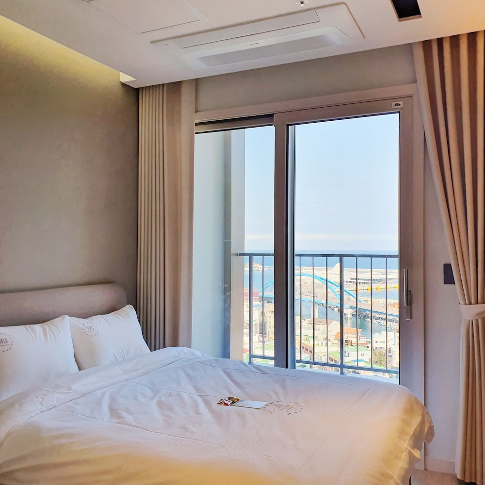 Standard Double Room, 1 Queen Bed, Sea View photo 2