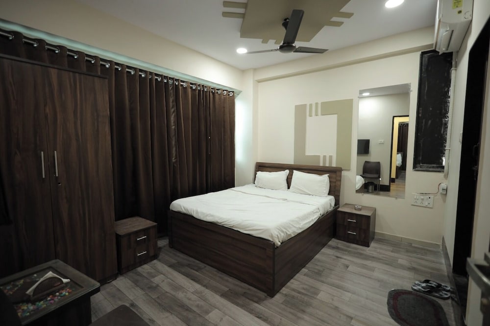 Deluxe Double Room, City View