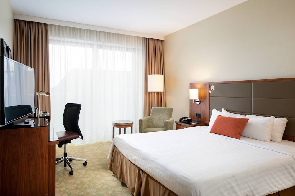 Suite, 1 Bedroom, City View - Photo 1
