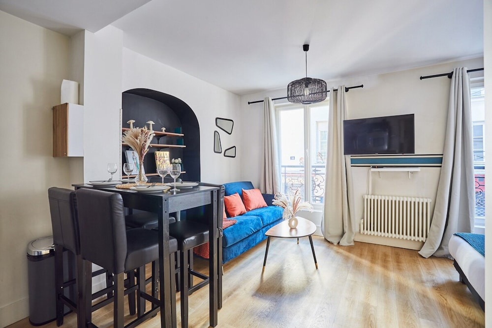 Apartment photo 2