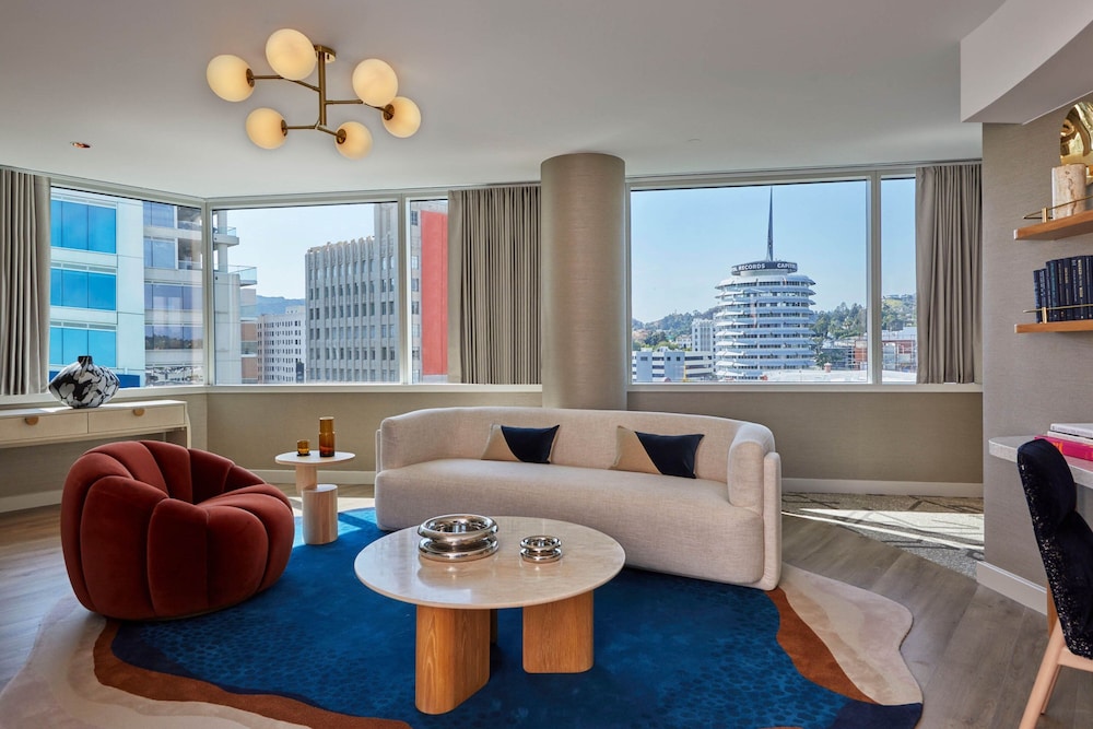 Suite, 1 King Bed
