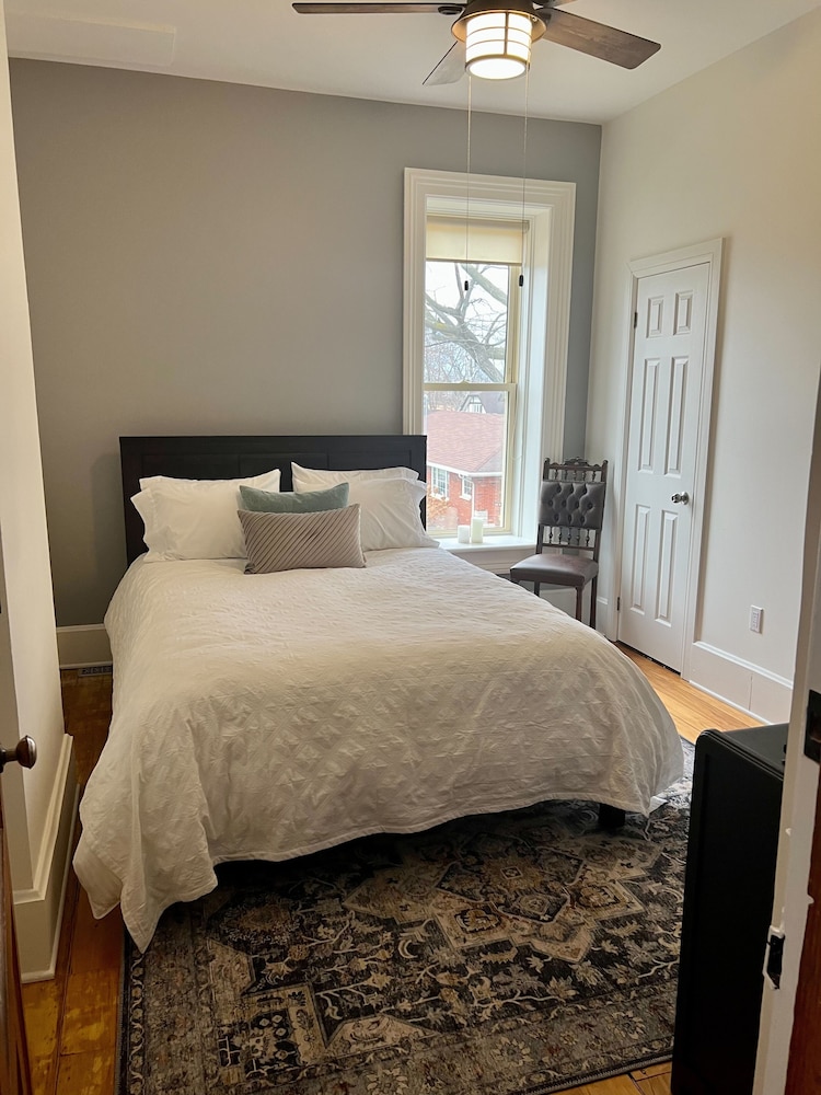 Signature Room, 1 Queen Bed photo 1