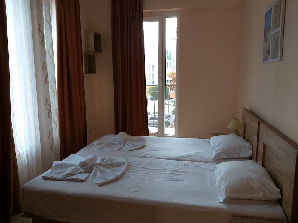 Family Apartment, 2 Bedrooms, Balcony, Park View photo 1