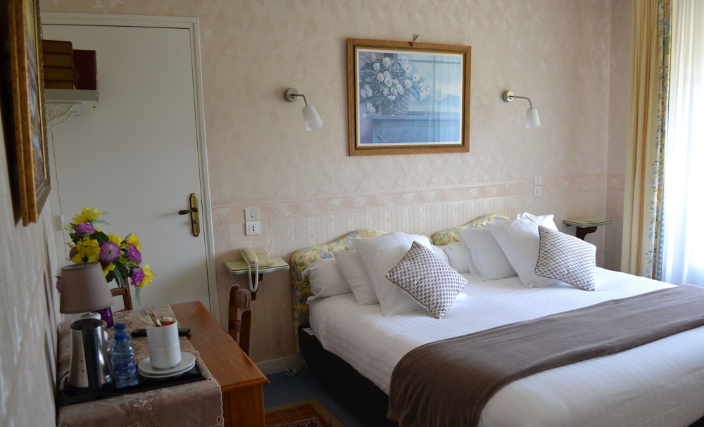 Classic Double Room, 1 King Bed, Non Smoking, Garden View