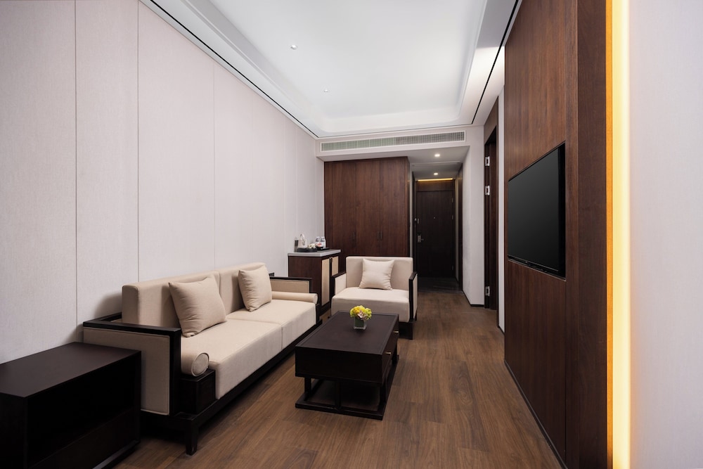 Suite, 1 Bedroom (Extra Floor Space) photo 2