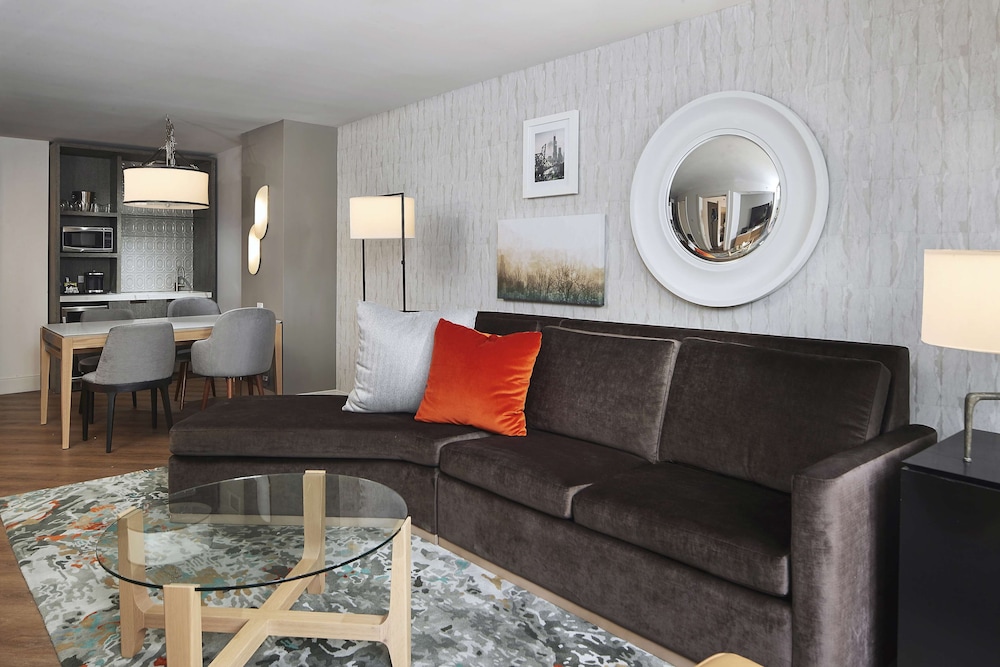 Suite, 1 Bedroom - Photo 5