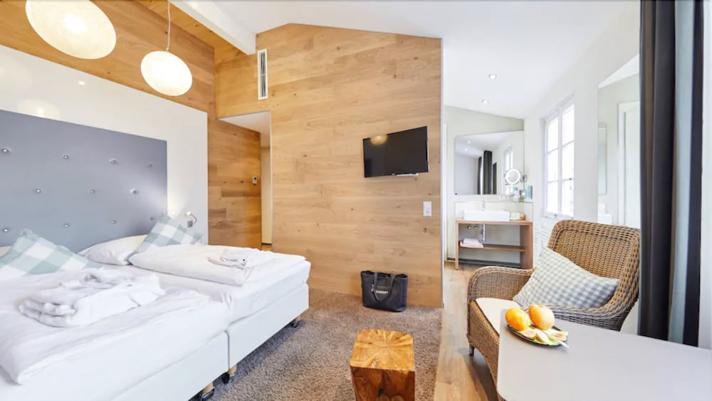 Classic Double Room (Air Conditioning)