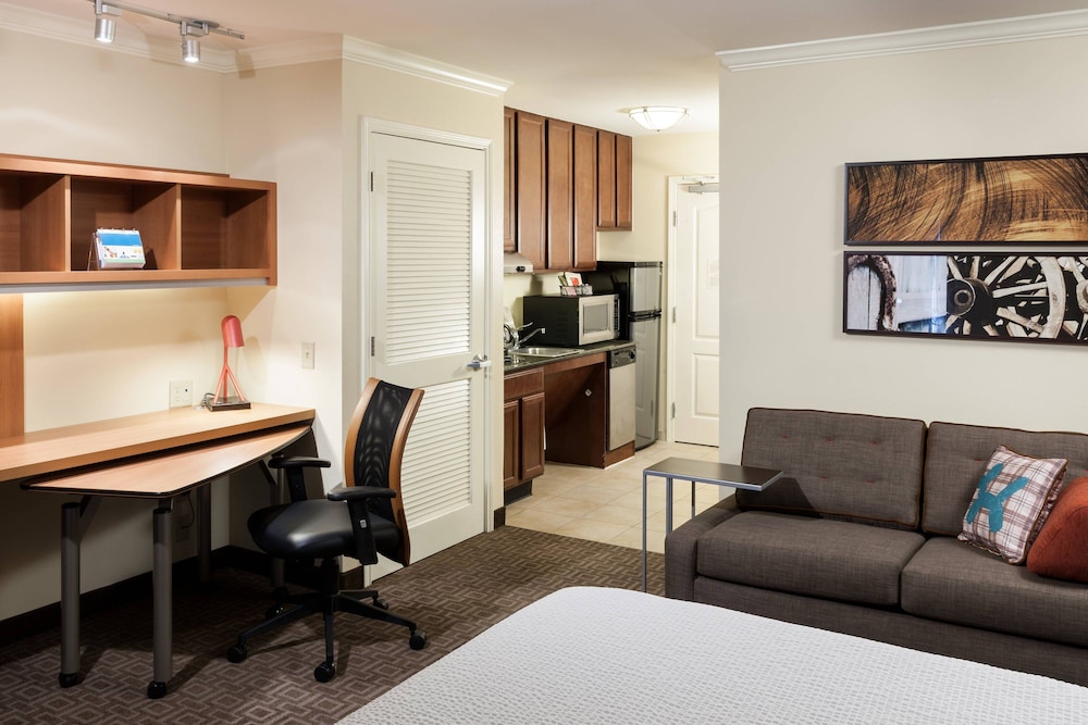 Suite, 1 King Bed - Photo 1