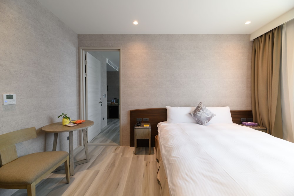 Deluxe Room, 1 Double Bed with Sofa bed photo 3