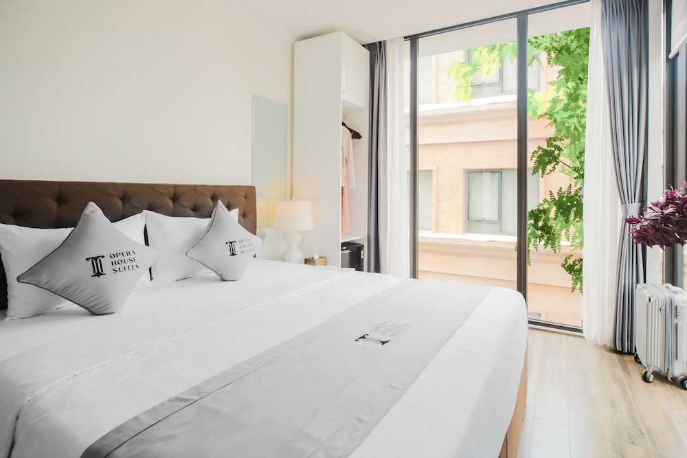 Premium with Opera House View