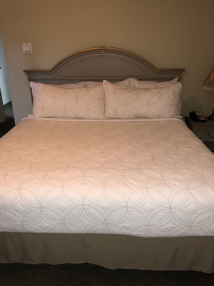 Suite, 1 King Bed photo 1