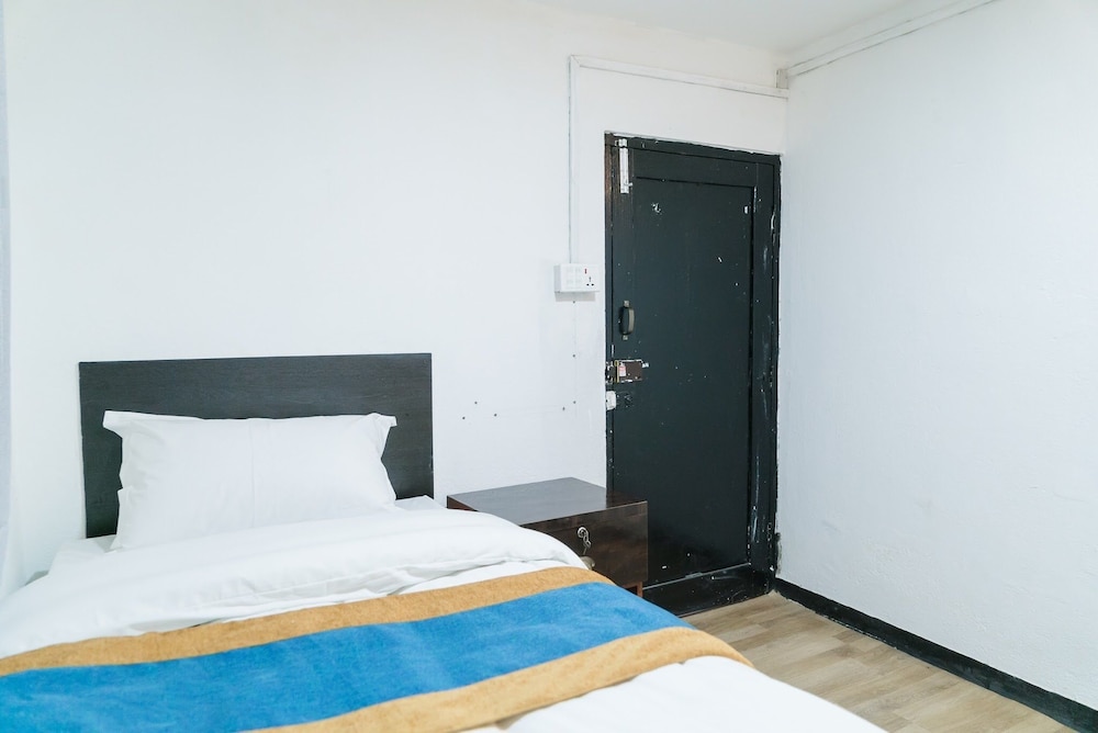 Basic Single Room, 1 Twin Bed