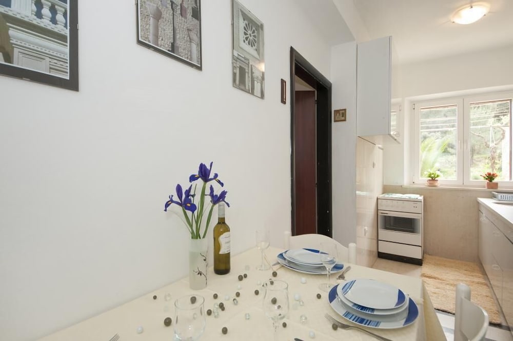 Apartment (Two Bedroom Apartment with Garden) photo 1