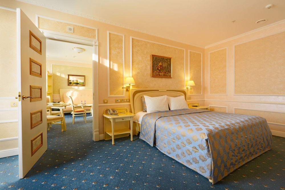 Junior Suite - City View