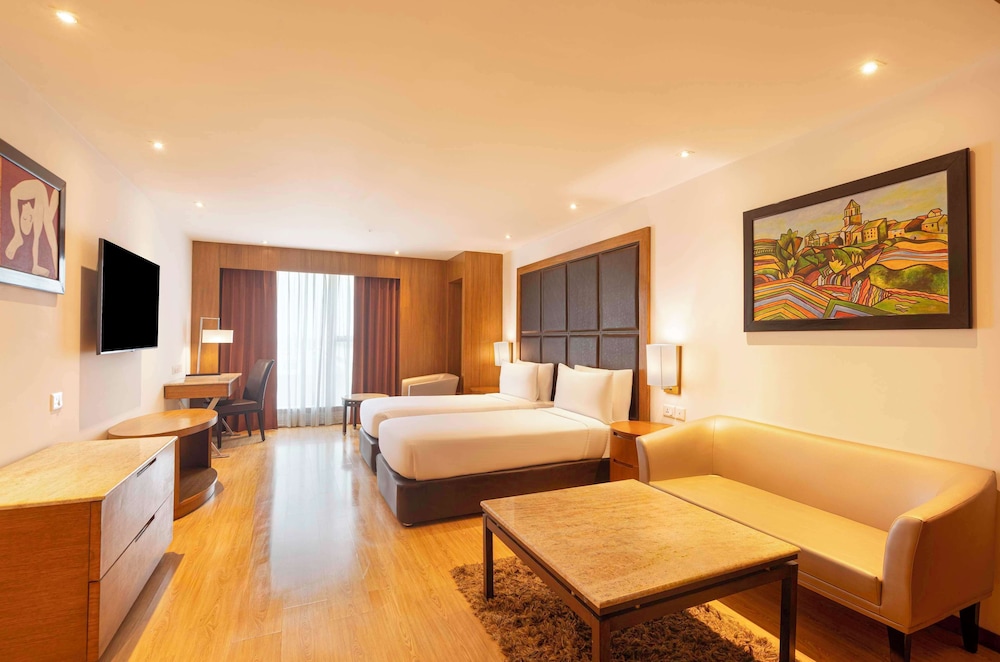 Premium Room, Non Smoking - Photo 3