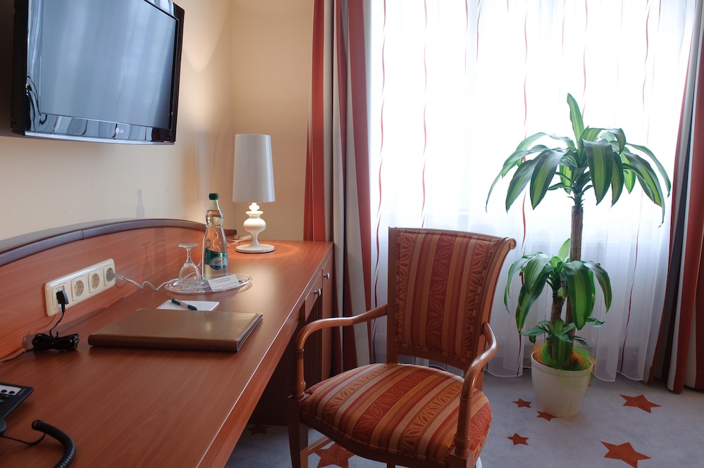 Classic Single Room (Street view) photo 3