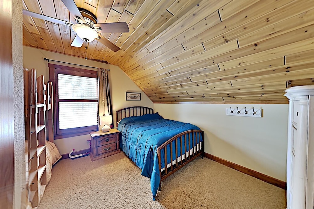 Cabin, Multiple Beds, Kitchen photo 3