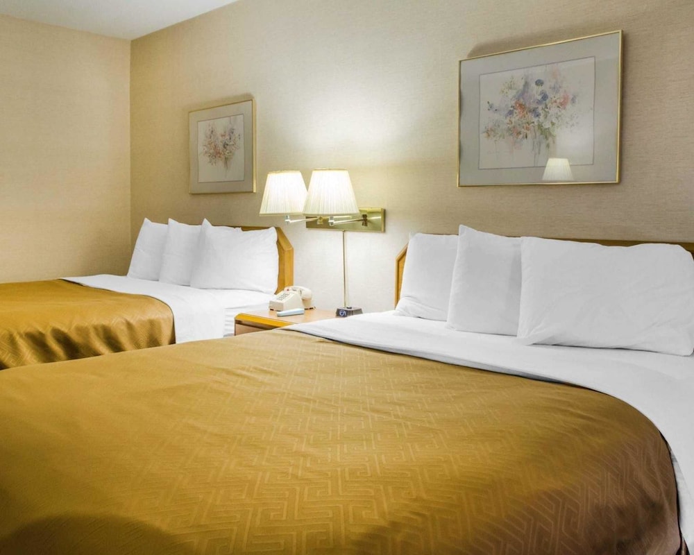 Standard Room, 2 Queen Beds, Non Smoking photo 2