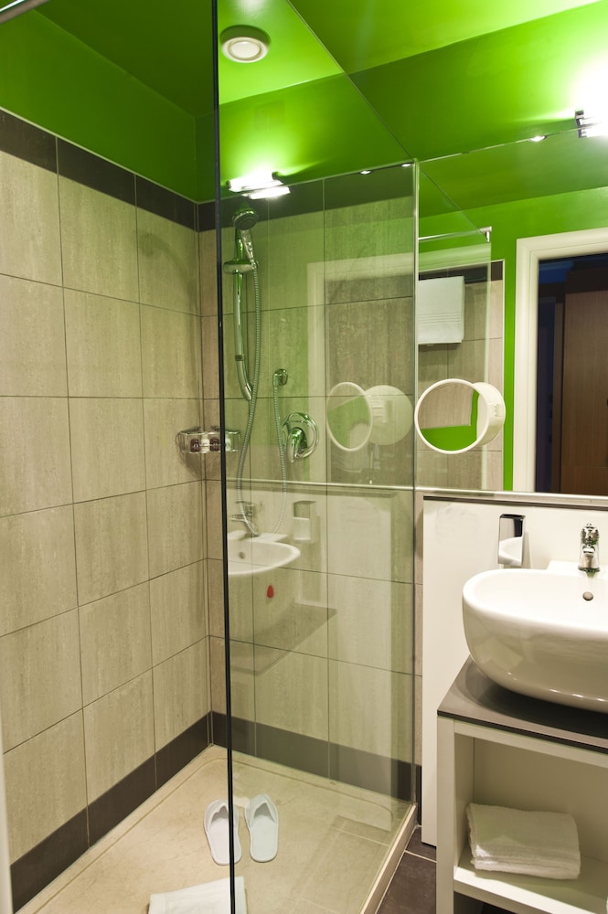 Classic Double or Twin Room - Photo 7