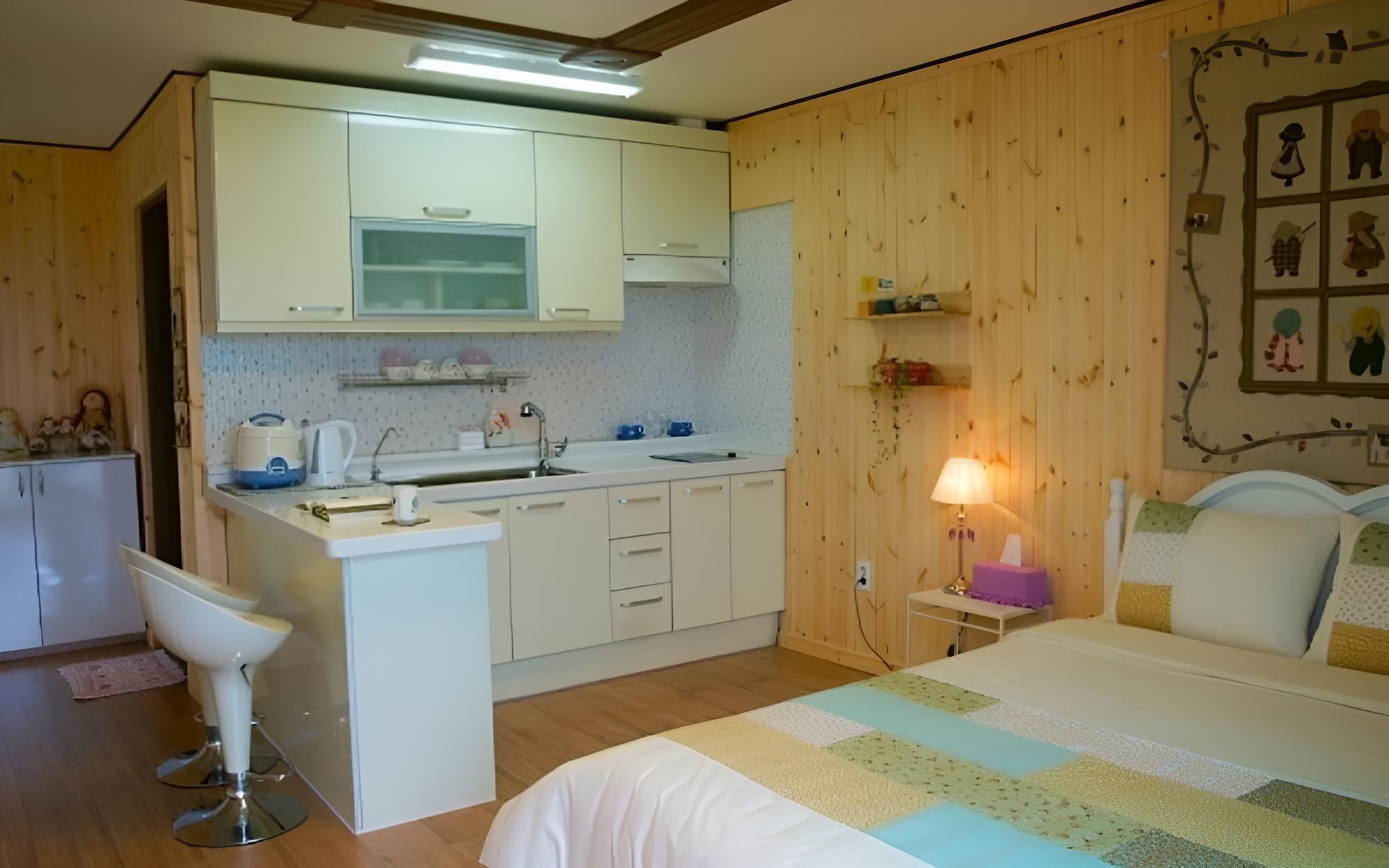 Room (Spearmint) - Photo 8
