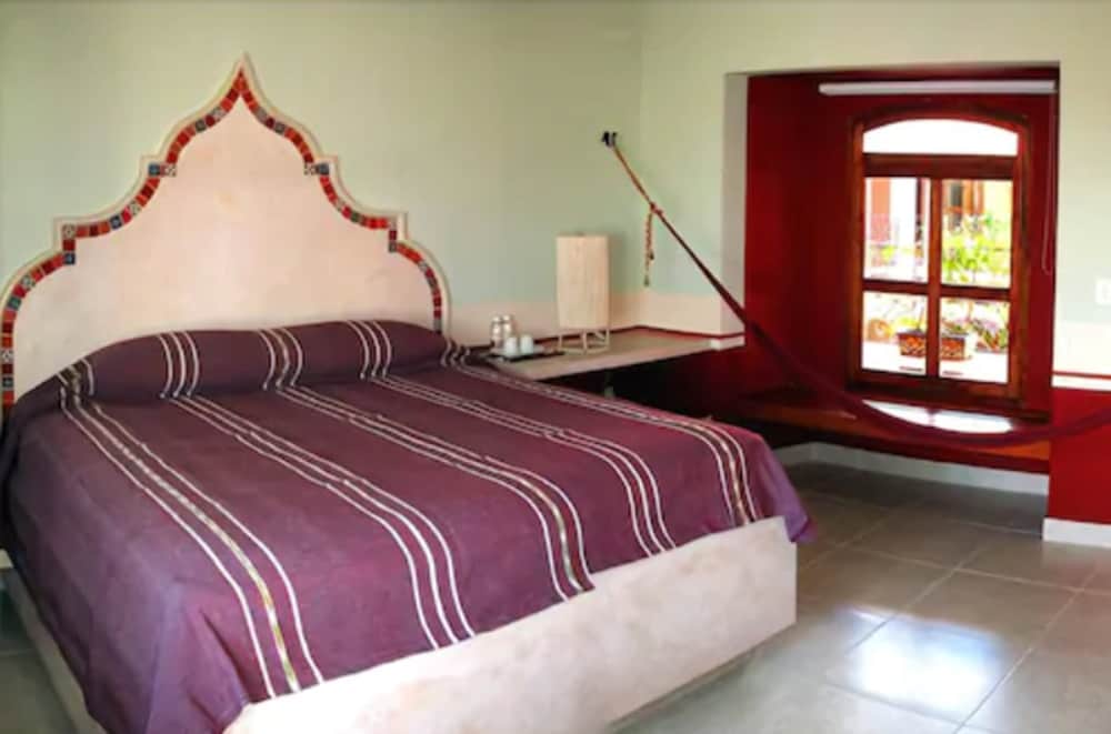 Junior Suite, 1 Queen Bed - Photo 4
