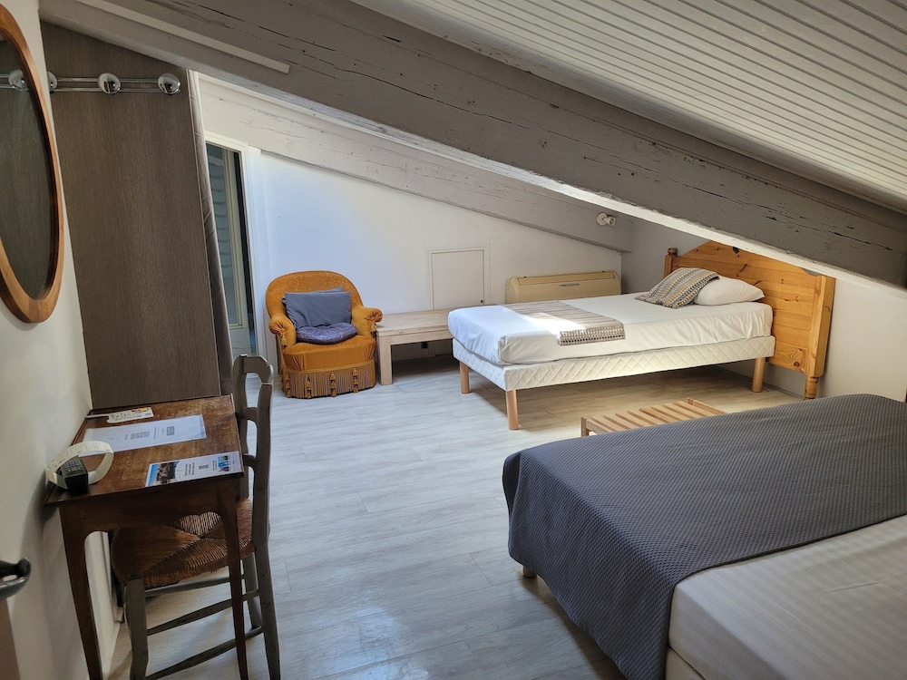 Chambre Double Mansardée photo 3