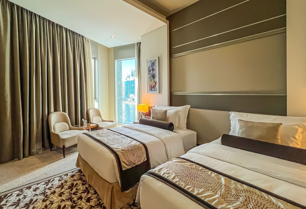 Deluxe Room, 2 Twin Beds, Bay View