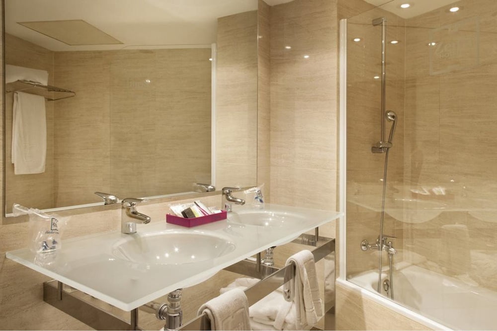Double Room with Extra Bed - Photo 4