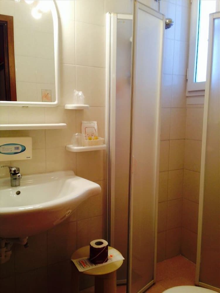 Classic Double Room - Photo 4