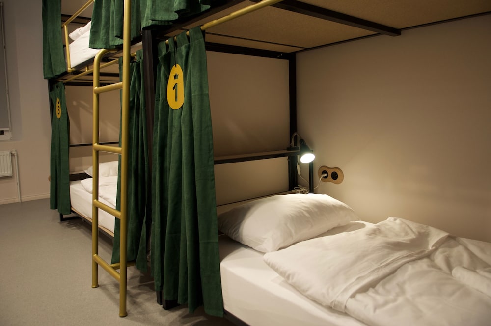 Bed in 4-Beds Mixed Dormitory Room photo 1
