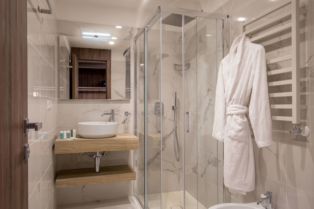 Design Triple Room thumbnail 5