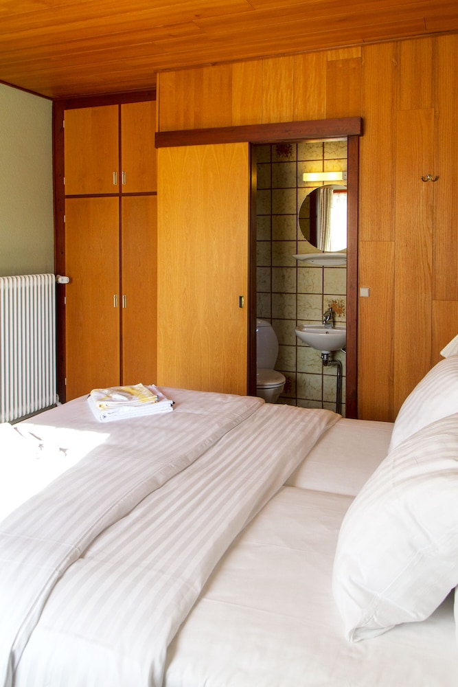 Economy Double Room, Private Small Bathroom photo 1