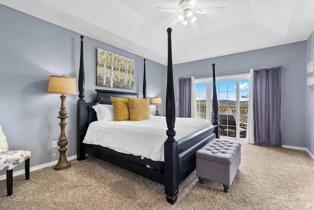 House, Multiple Beds, Patio, Mountain View (The Greenview Manor) photo 1