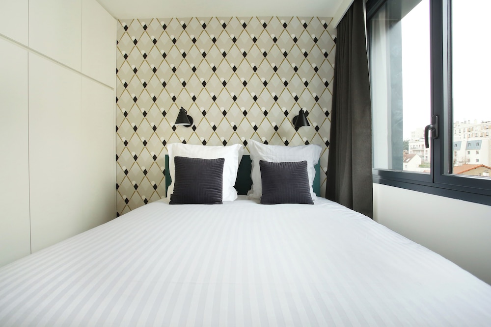 1 Bedroom Apartment with Sofa Bed - Photo 2