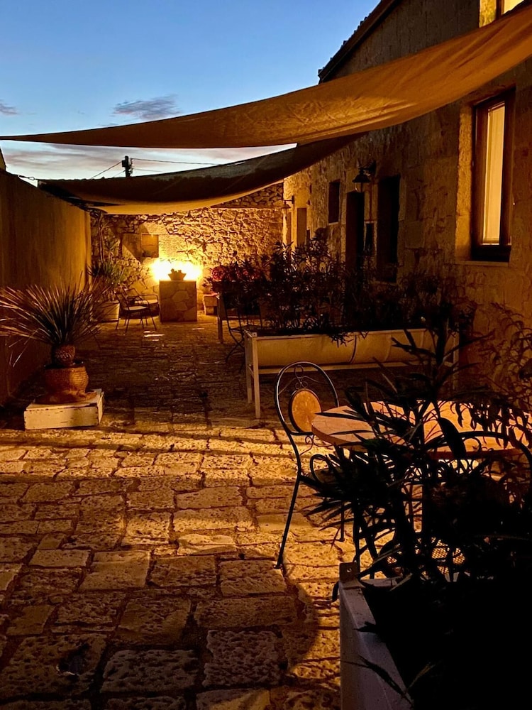 Classic Studio, Courtyard View