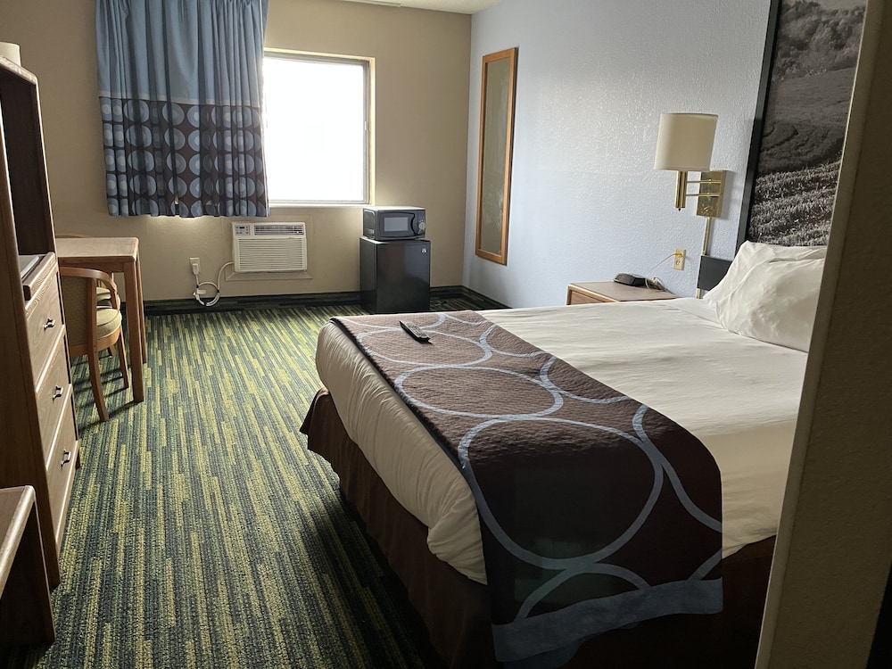 Room, 1 Queen Bed, Non Smoking - Photo 1