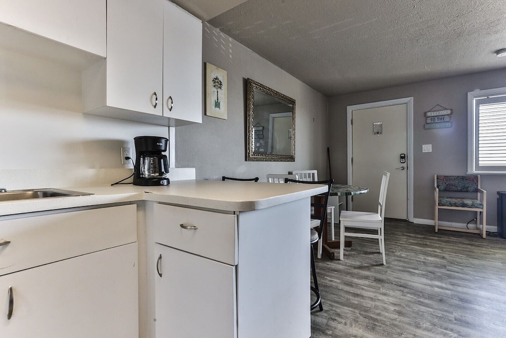 Suite - Photo 6