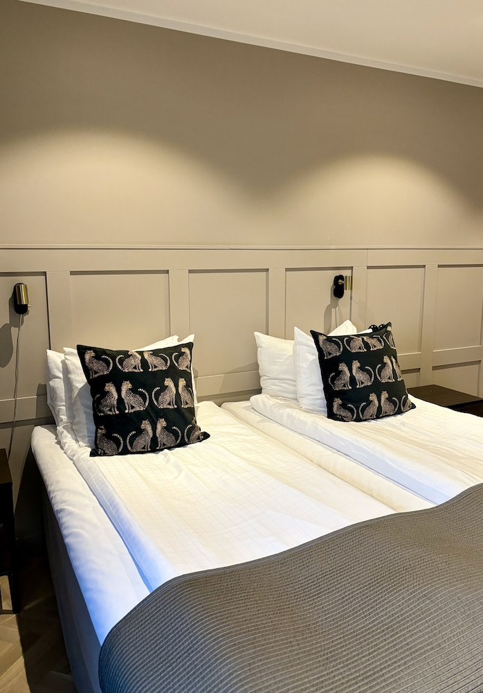 Family Room with three beds photo 2