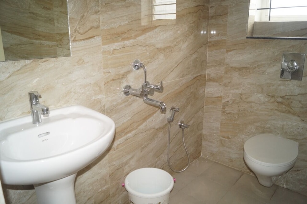 Deluxe Double Room - Photo 3